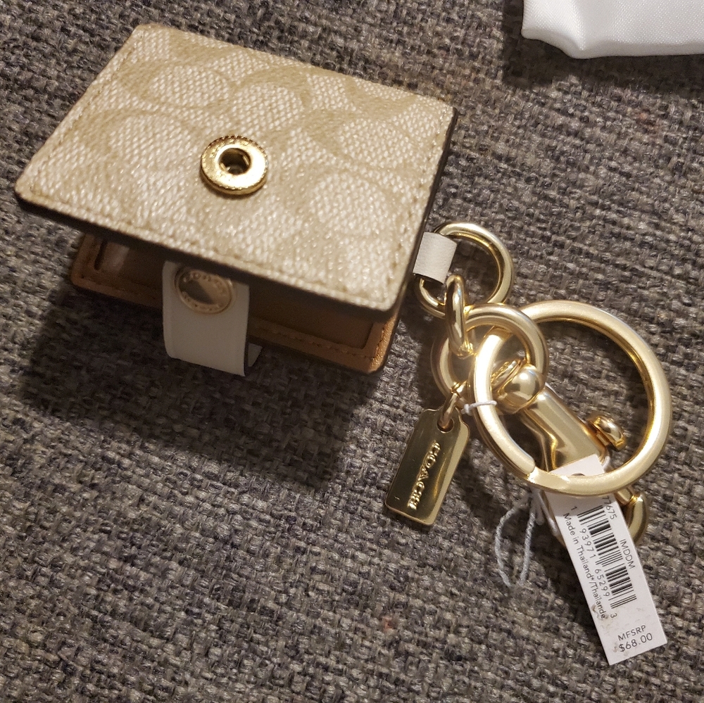 Coach KeyChain - Picture 2 of 5
